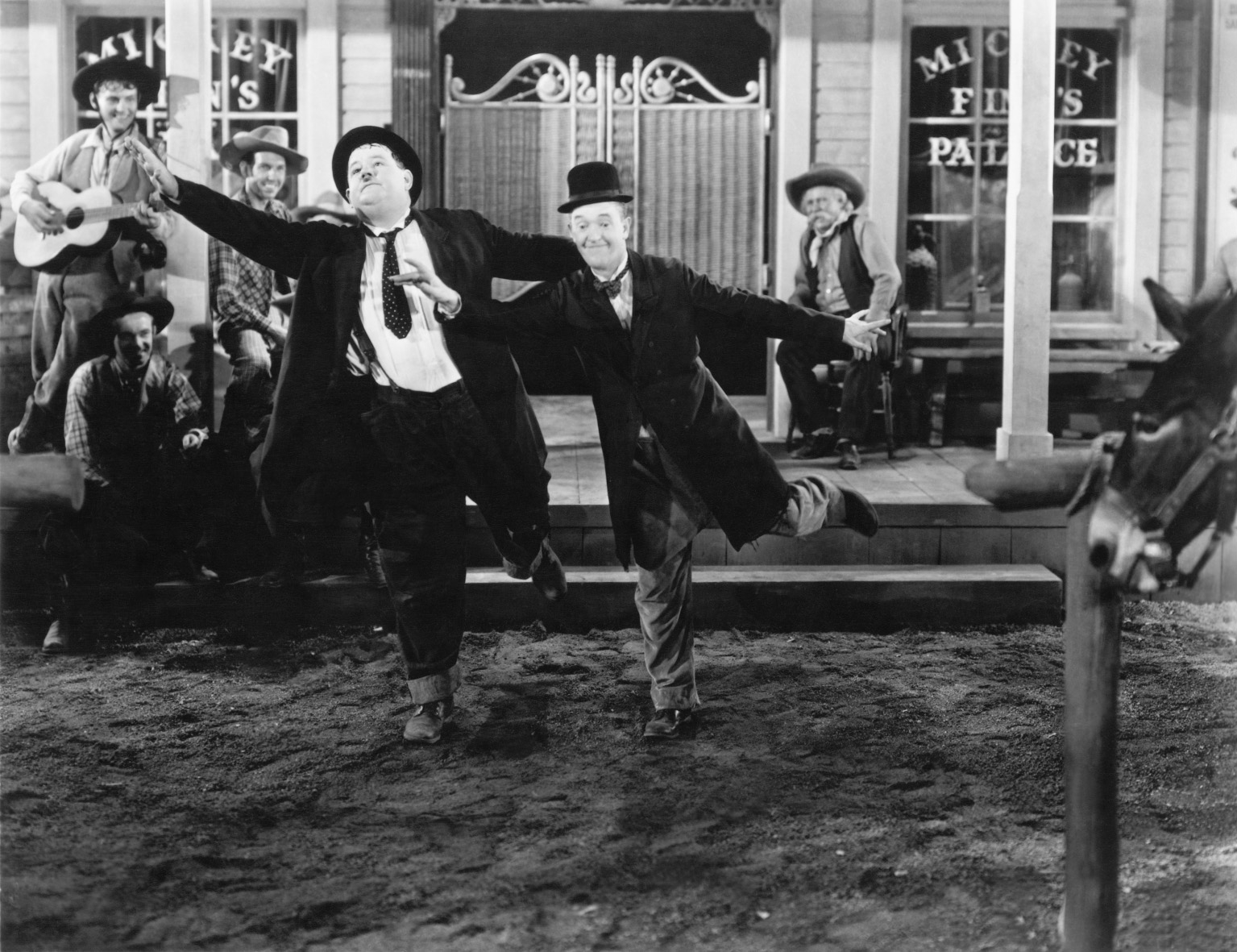 Image du film Laurel et Hardy au Far West 522d8e27-7489-4138-8671-ea03f9efa90a
