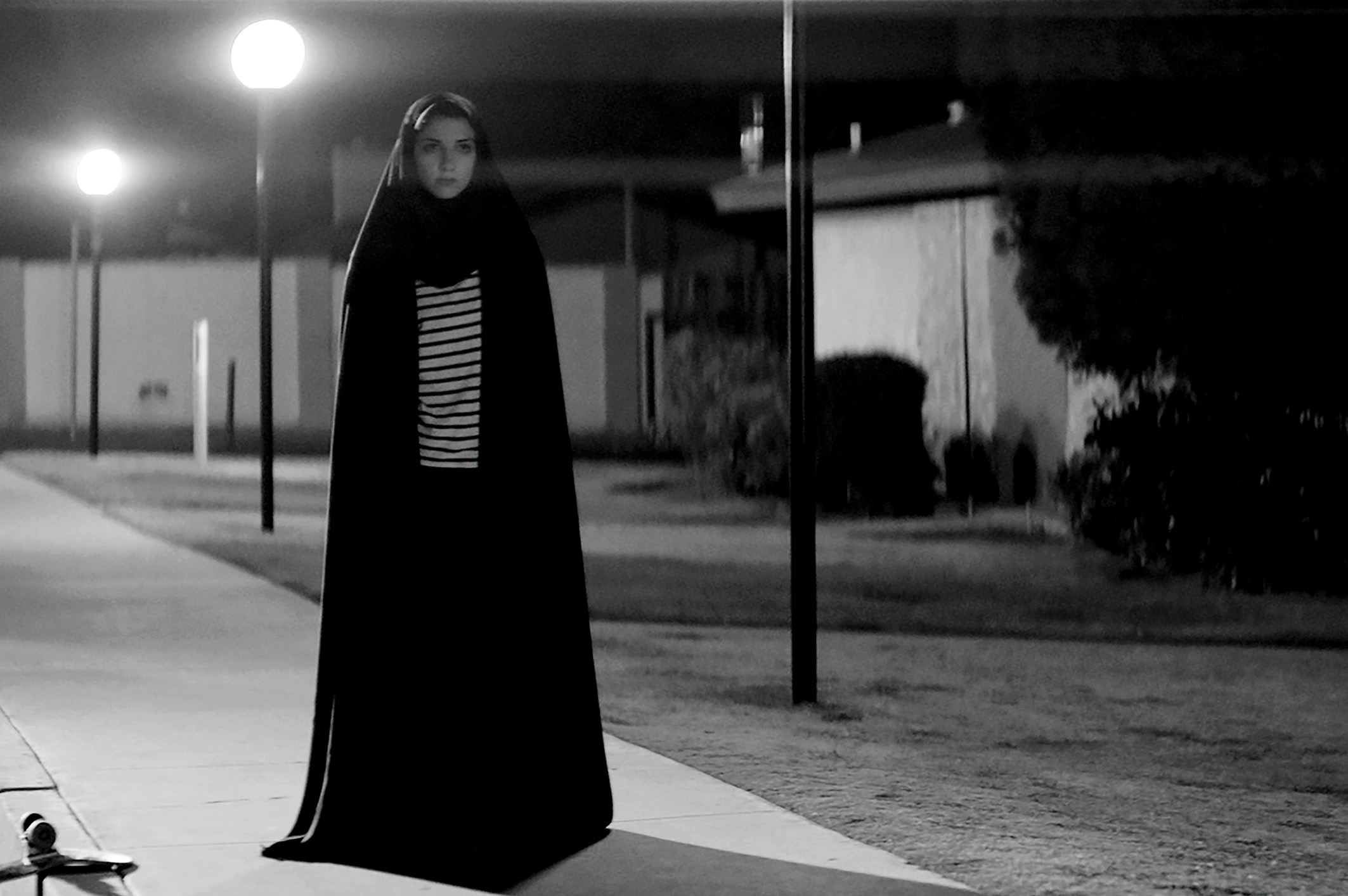 Image du film A Girl Walks Home Alone at Night f210b17a-226c-4e02-a21c-eec9f2fc2989